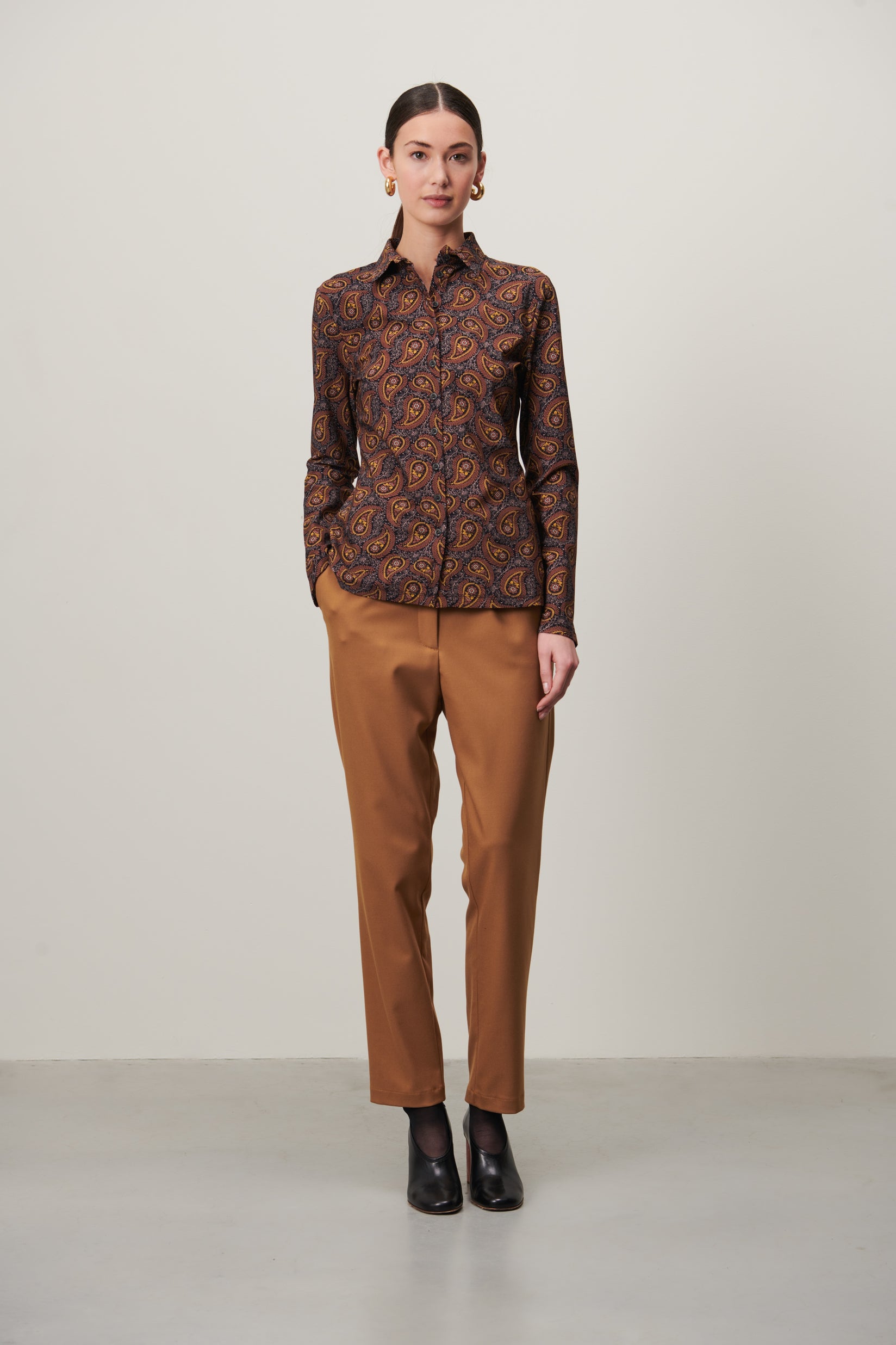 Kikkie Blouse Technical Jersey | Brown