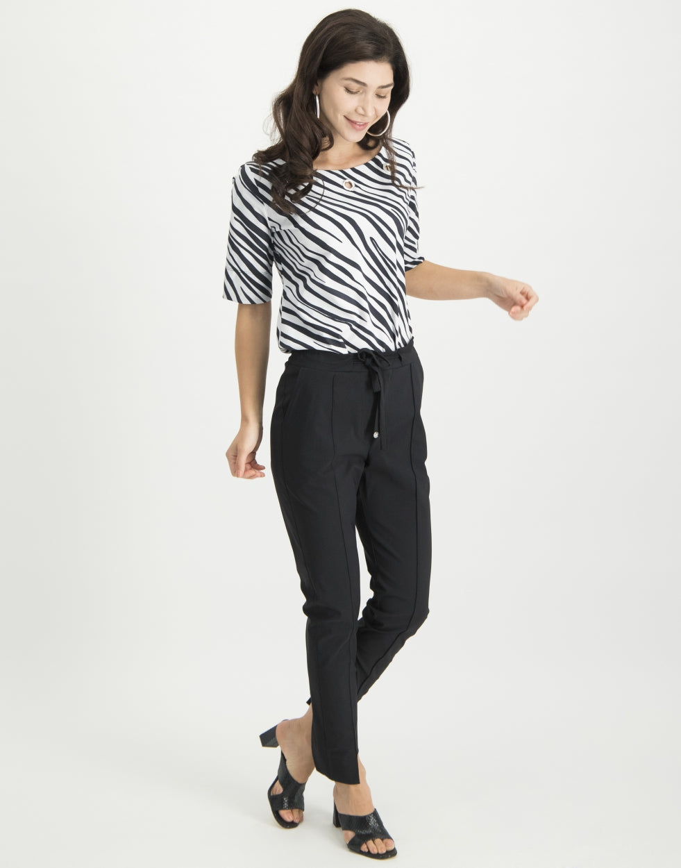 Lea Eyelet Top Black and White | White/Black